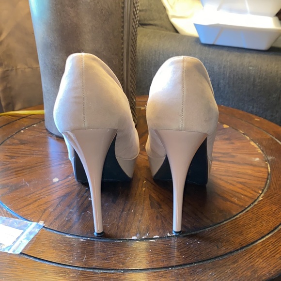 High heels - Picture 5 of 7